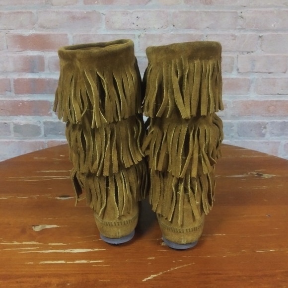 Minnetonka | 3-Layer Fringe Moccasins - Picture 4 of 8